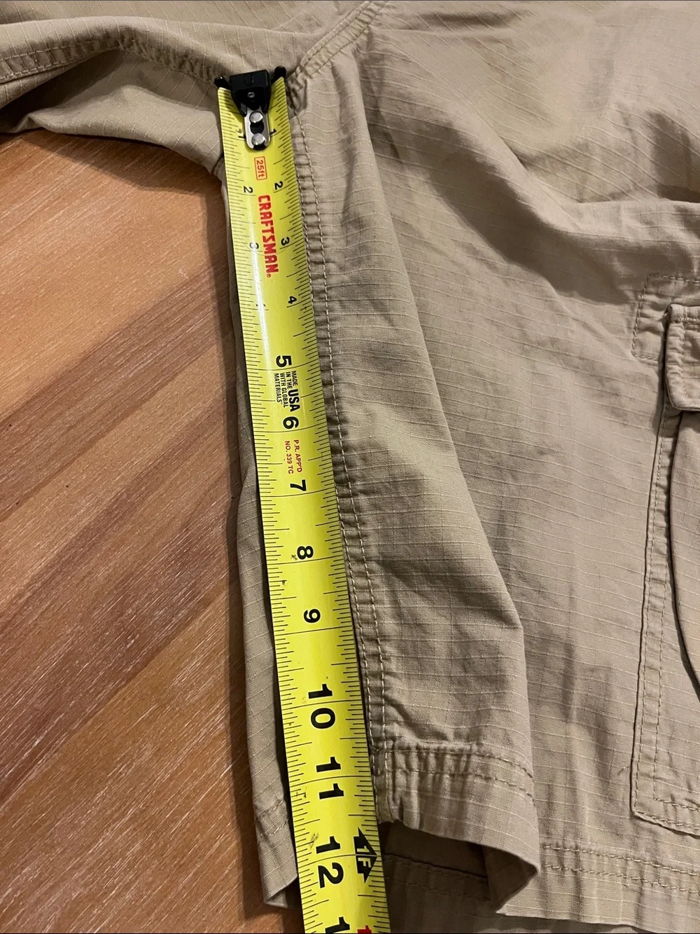 GAP Men's Cargo Shorts in Khaki - Classic Utility Style knee length Sz 34 NWT